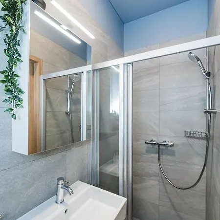 River City No 5 By Urban Rent Apartment *
